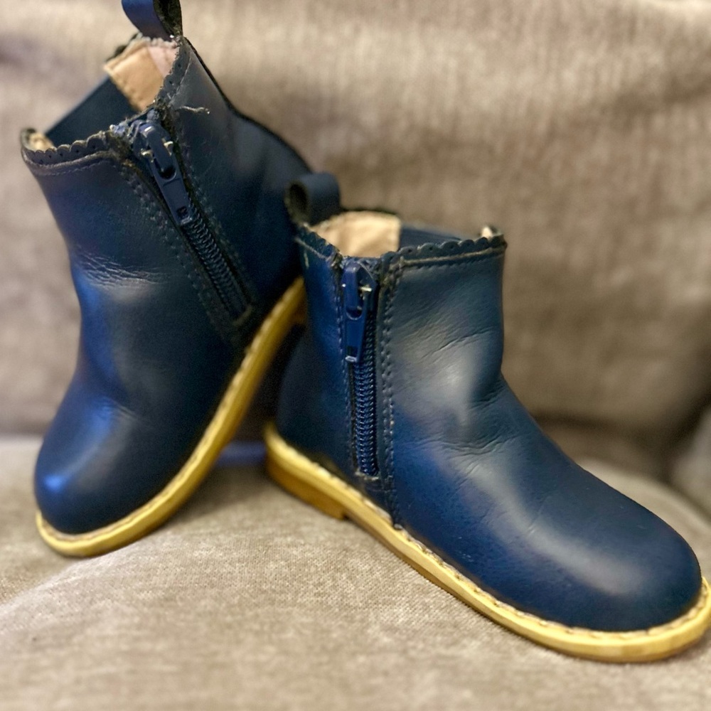 Monkey Feet 12-18 navy Lily boots